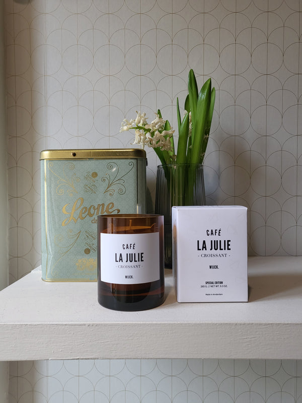 La Julie scented candle