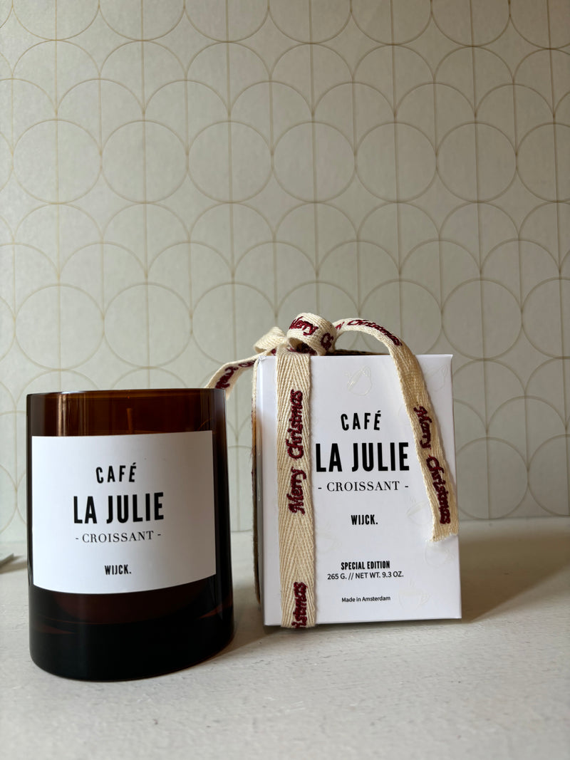 La Julie scented candle